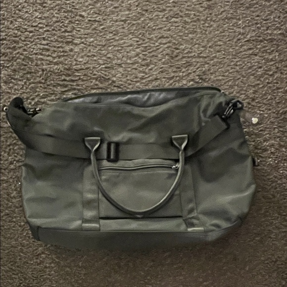 Green Duffel bag - Picture 3 of 4